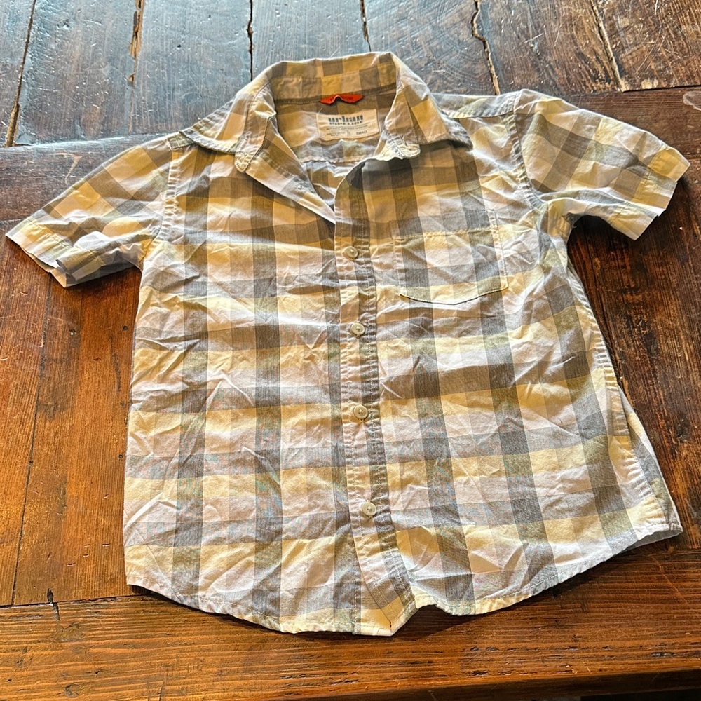 Urban Pipeline Short Sleeve Shirt. Size Small